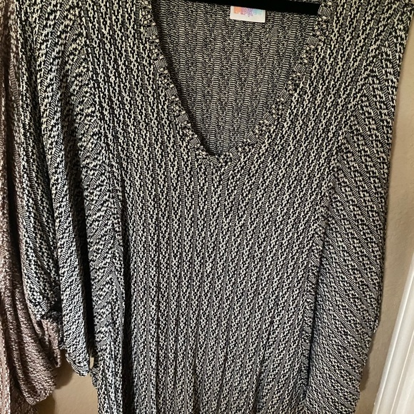 Lularoe Tops - Picture 10 of 12